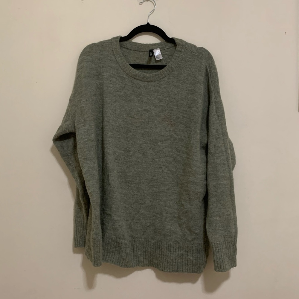 GREEN H&M DIVIDED SWEATER